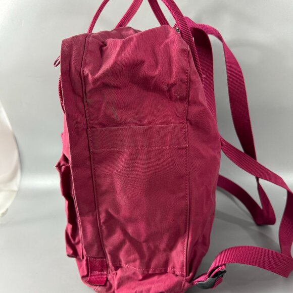 FJALLRAVEN Burgundy Kanken Backpack
